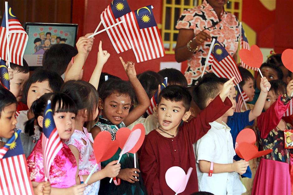 13 Easy Merdeka Art And Craft Ideas To Spark Patriotism In Little Ones This National Day